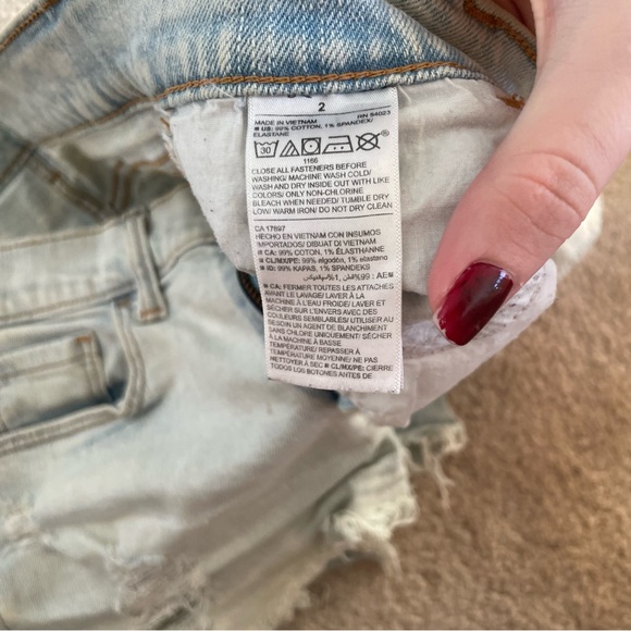 light wash denim shorts from old navy - Picture 4 of 5